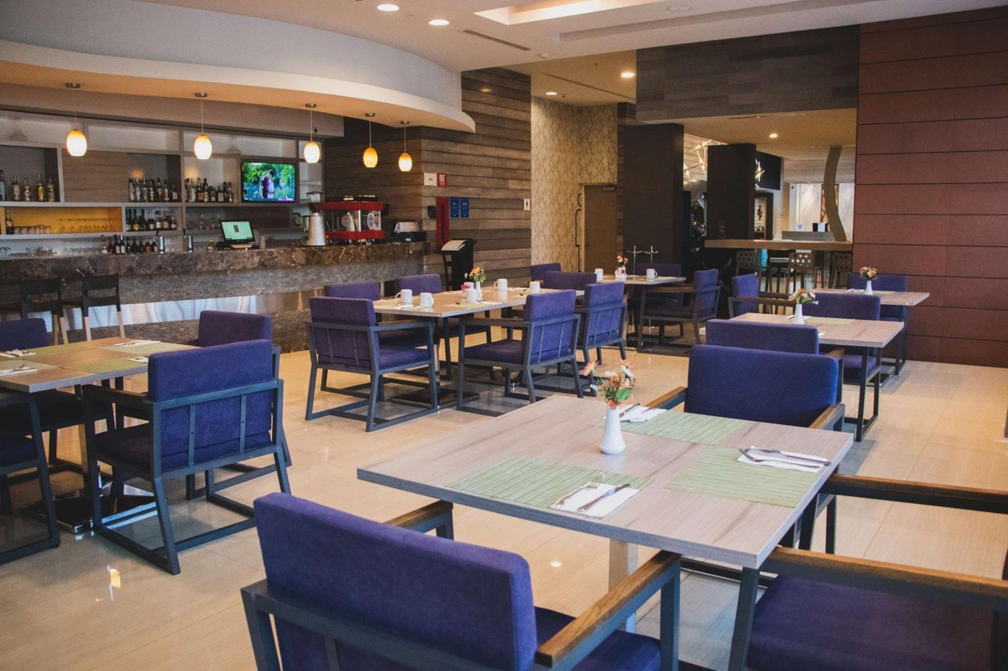 Hilton Garden Inn Leon Poliforum Экстерьер фото