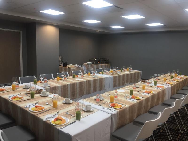 Hilton Garden Inn Leon Poliforum Экстерьер фото